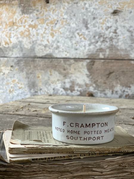 Cramptons Vintage Pot Candle in Black Tea and Jasmine