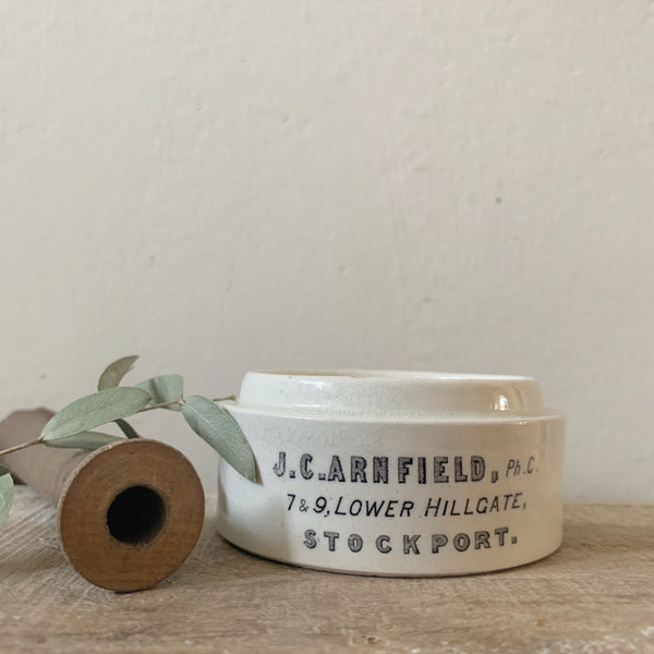 Arnfield Stockport Dispensing Pot Candle in Lavender & Sea Salt
