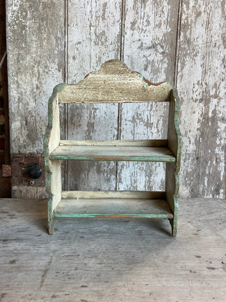 Sweet Little Vintage Shelves