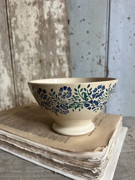 Crisp Stencilled Cafe Au Lait