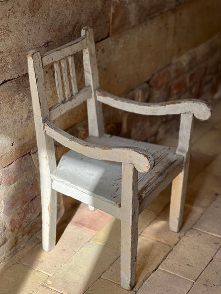 Chippy Paint Child’s Chair