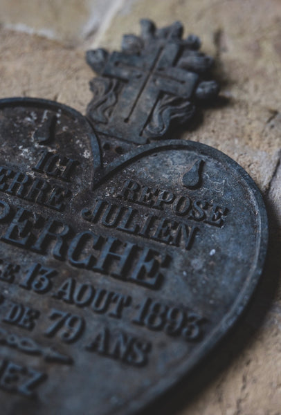 1893 Vintage French Rustic Memorial Heart