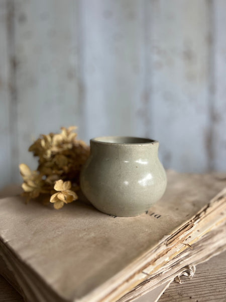 French Sweet Stoneware Yoghurt Pot