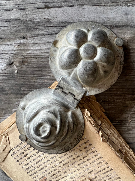 Vintage Flower Mould