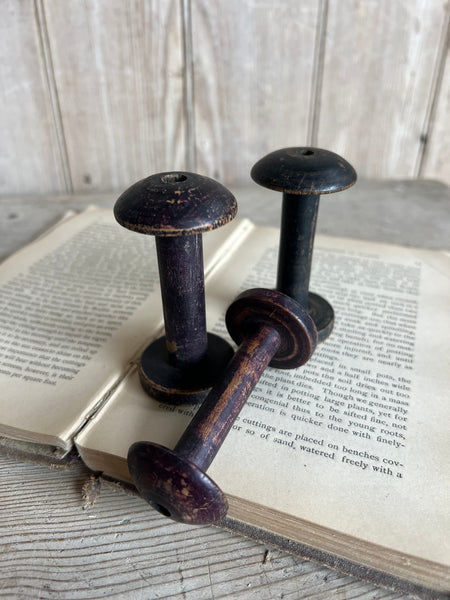 Plain Vintage French Bobbins