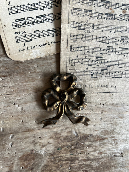 Small Sweet Vintage Brass Bow