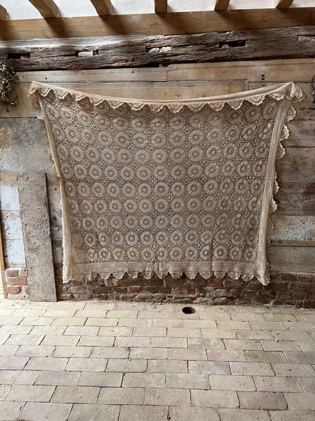 Beautiful Vintage crochet bedspread, single bed