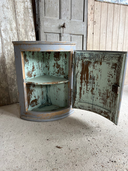 Sweet Chippy Paint Corner Unit