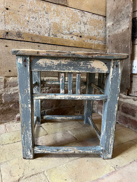 Sweet Vintage French Chippy Table