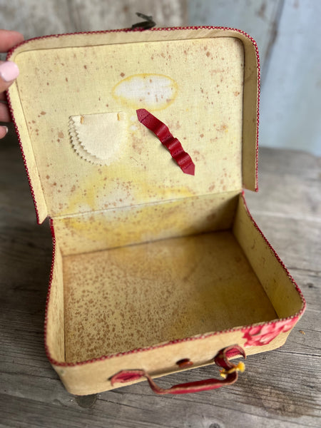 Sweet Little French Vintage Sewing Kit