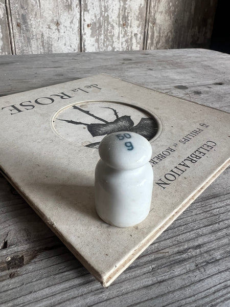 Sweet Antique 50g Weight