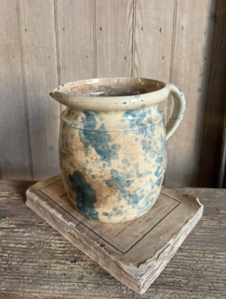 Beautiful Italian Spruzzo Vessel