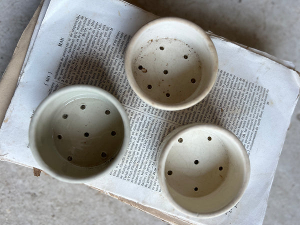 French Vintage Small Rustic Faiselles