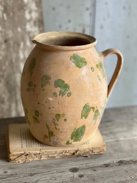 Beautiful Italian Spruzzo Vessel