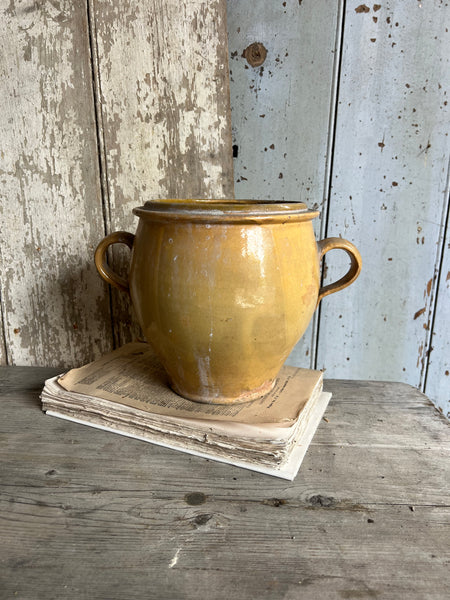 Rustic Yellow Handled Vintage French Pot