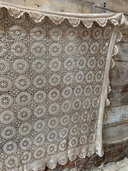 Beautiful Vintage crochet bedspread, single bed