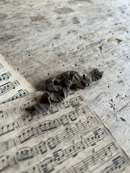 Small Sweet Vintage Brass Bow