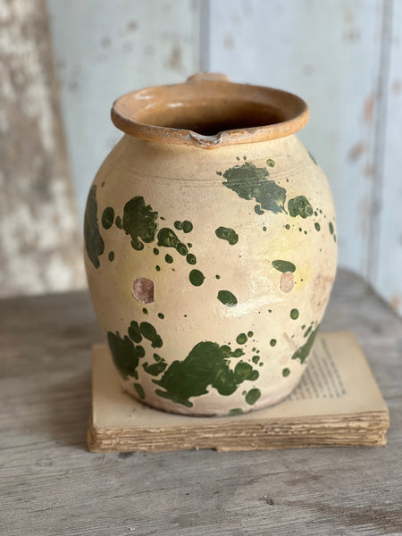Beautiful Italian Spruzzo Vessel