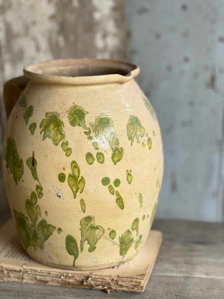 Beautiful Italian Spruzzo Vessel