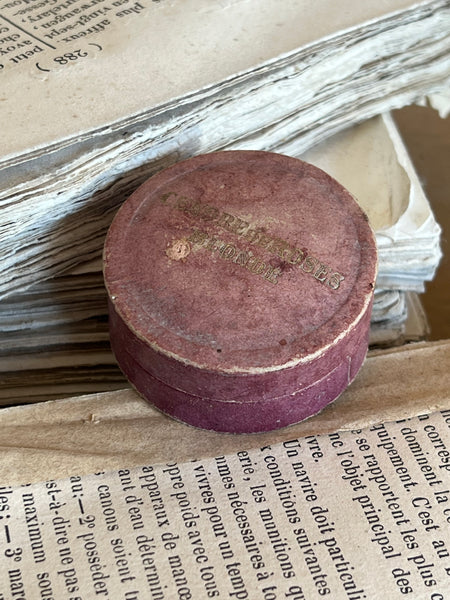 Sweet French Vintage Rouge