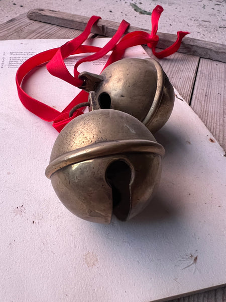 Medium Vintage Bell Pair