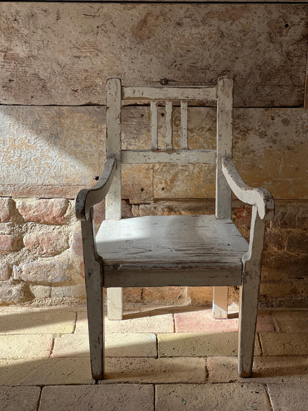 Chippy Paint Child’s Chair