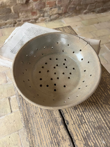 Medium Gorgeous Stoneware Strainer