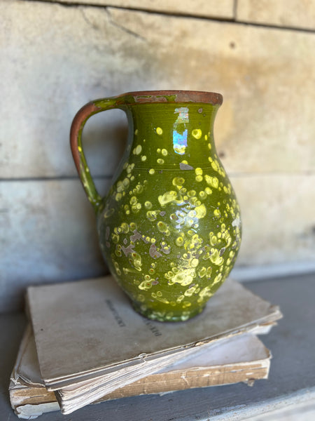 Beaytiful Italian Spruzzo Vessel