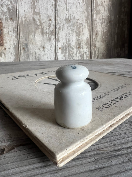 Sweet Antique 50g Weight