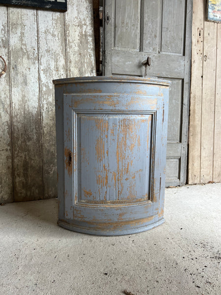 Sweet Chippy Paint Corner Unit
