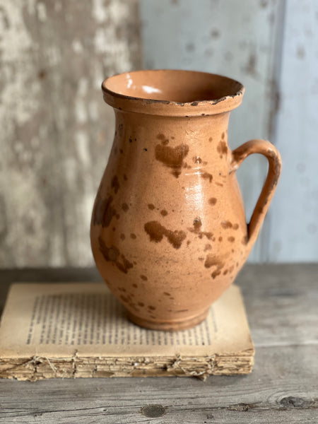 Beautiful Italian Spruzzo Vessel