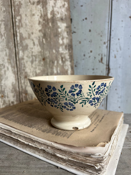 Crisp Stencilled Cafe Au Lait