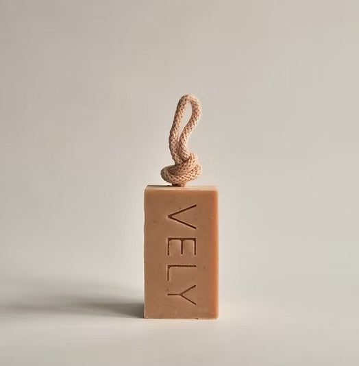 Soap On A Rope "Amélie" With French Pink Clay