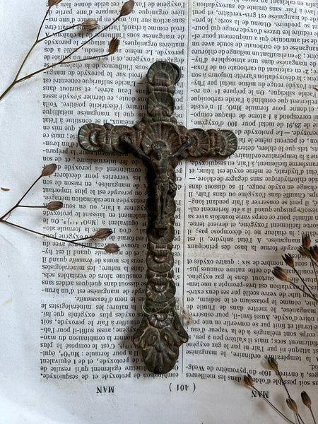Gorgeous Vintage Metal Cross
