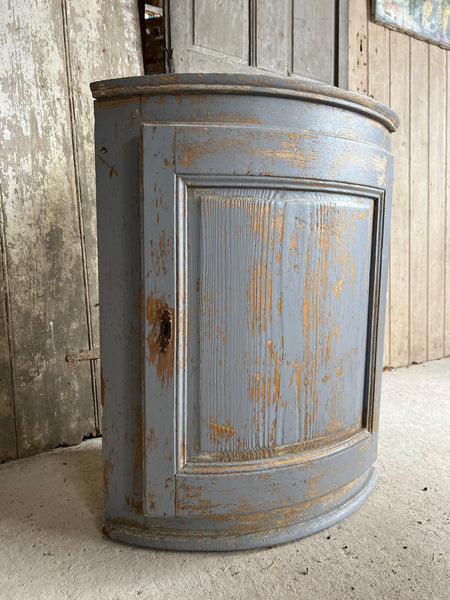 Sweet Chippy Paint Corner Unit