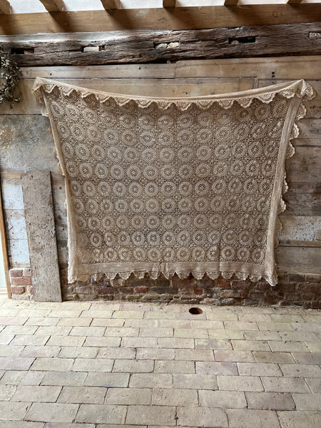 Beautiful Vintage crochet bedspread, single bed