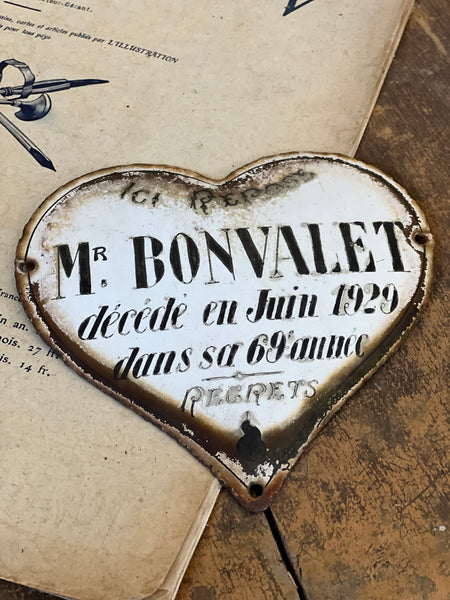Adorable Vintage French Rustic Memorial Heart