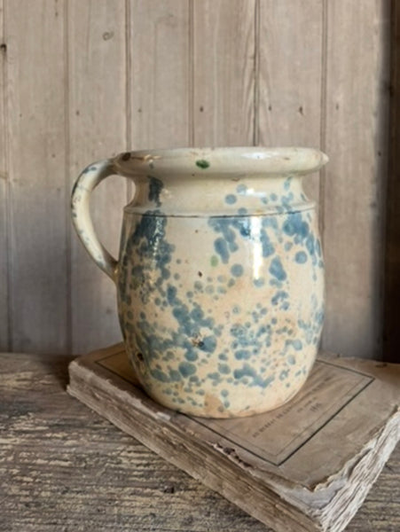 Beautiful Italian Spruzzo Vessel