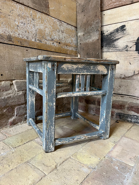Sweet Vintage French Chippy Table