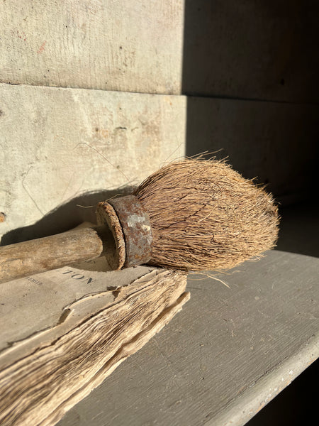 French Vintage Brush