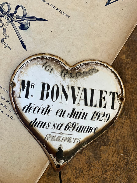 Adorable Vintage French Rustic Memorial Heart