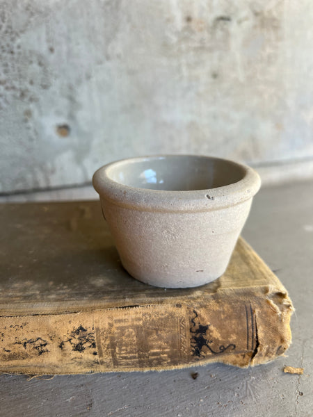 Sweet Stoneware Vintage Salt
