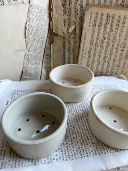 French Vintage Small Rustic Faiselles