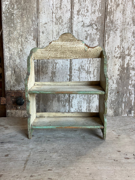 Sweet Little Vintage Shelves