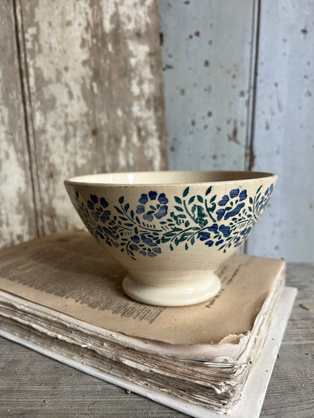 Crisp Stencilled Cafe Au Lait