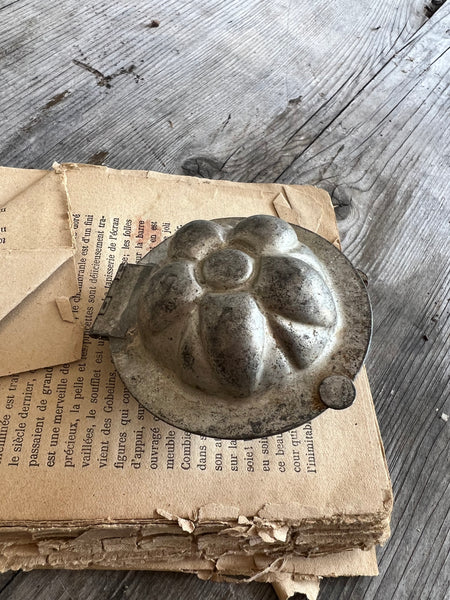 Vintage Flower Mould