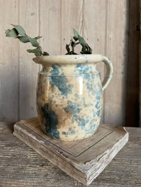 Beautiful Italian Spruzzo Vessel