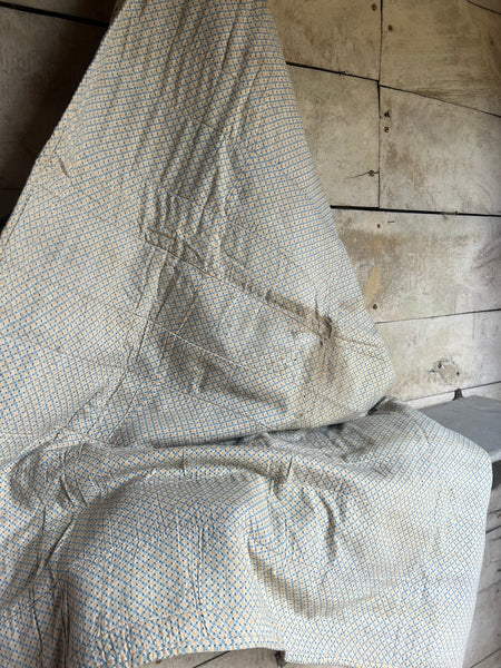 Beautiful Vintage French Quilt