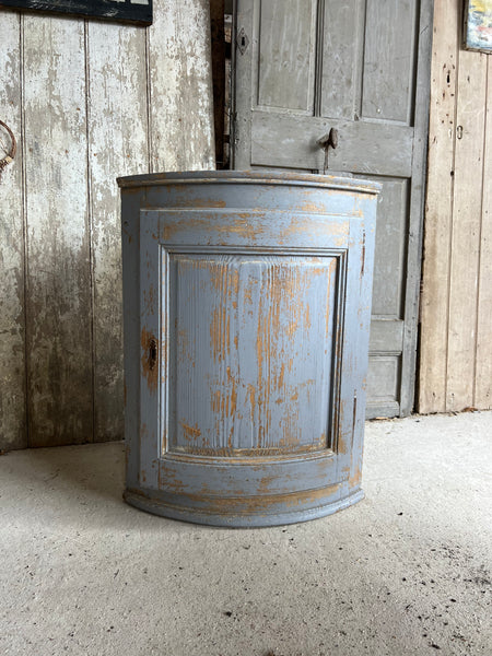 Sweet Chippy Paint Corner Unit