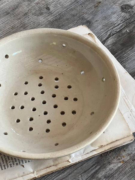 Medium Gorgeous Stoneware Strainer